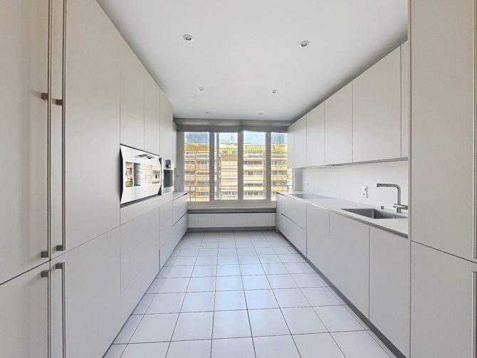 Photo 3 of the property 85968162 - bright 7-room apartment – avenue krieg