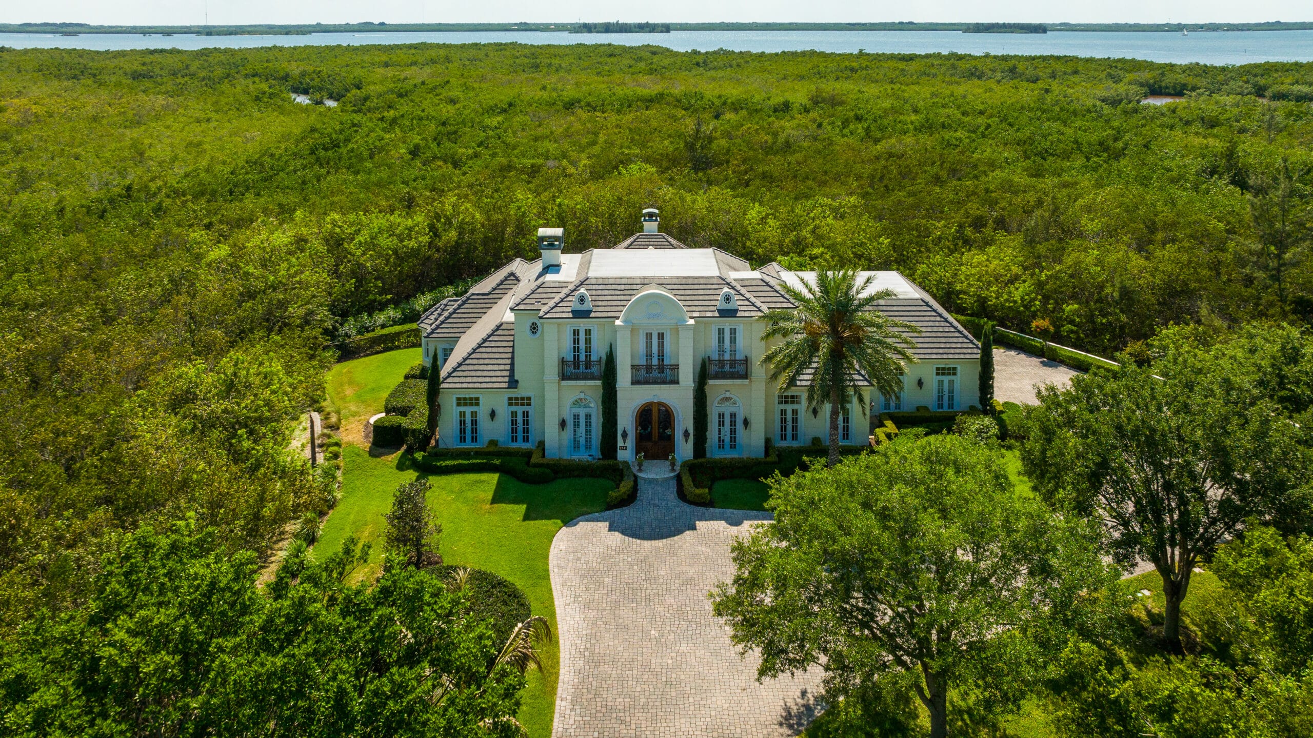 Estate On Florida’s Vero Beach Barrier Island Is Long On Privacy