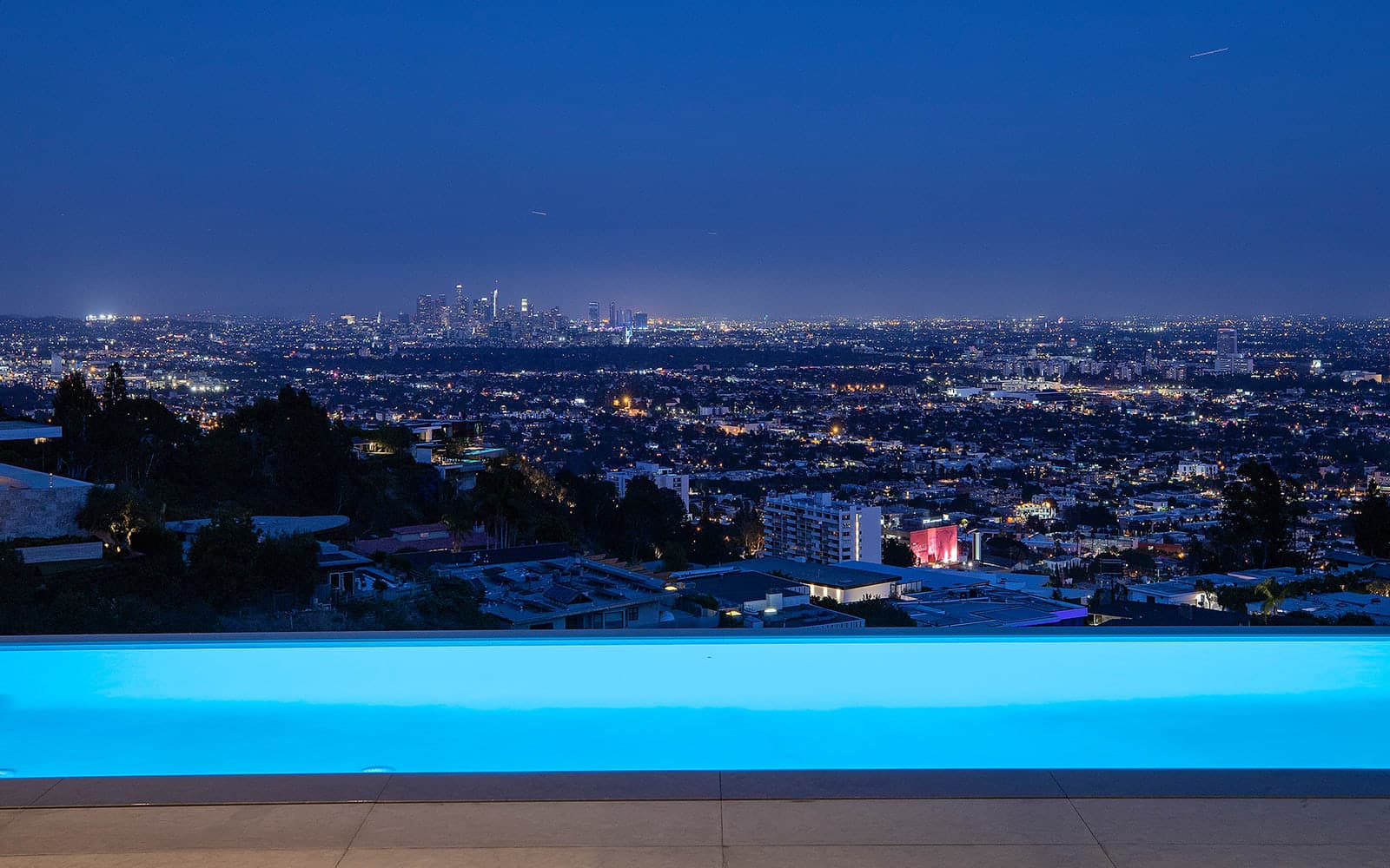 Want To Live Among The Stars? Head For These Hollywood Hills Hot Spots
