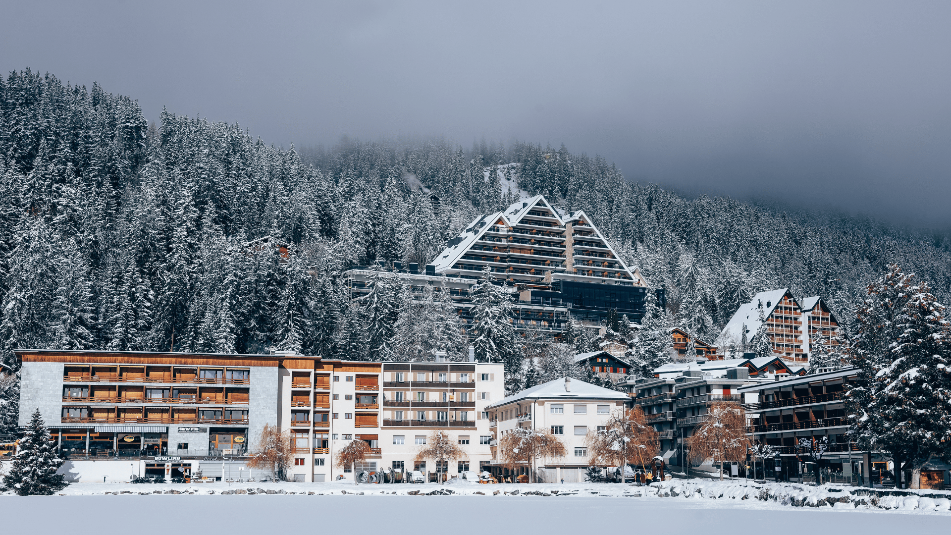 Crans-Montana: Luxury chalet - Apartment and Hotel in Switzerland