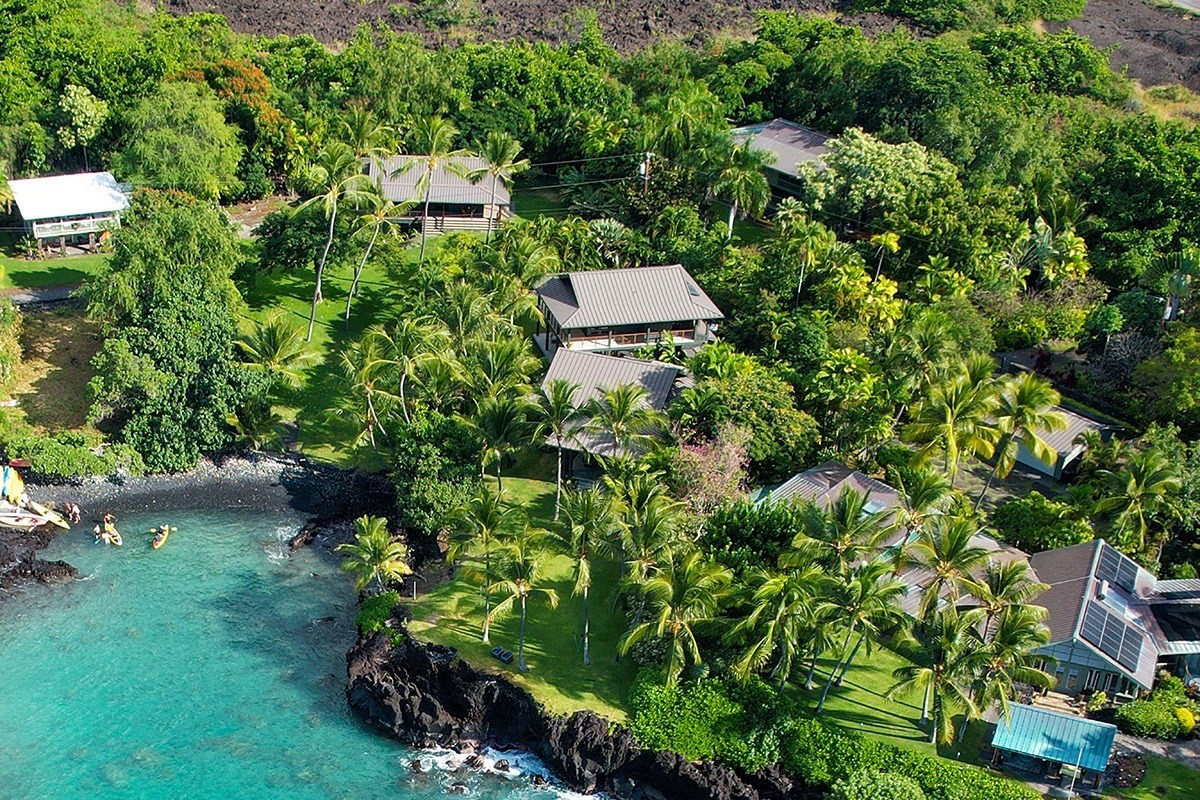 Dive Into The Hawaii Experience At A Secluded Bayside Retreat
