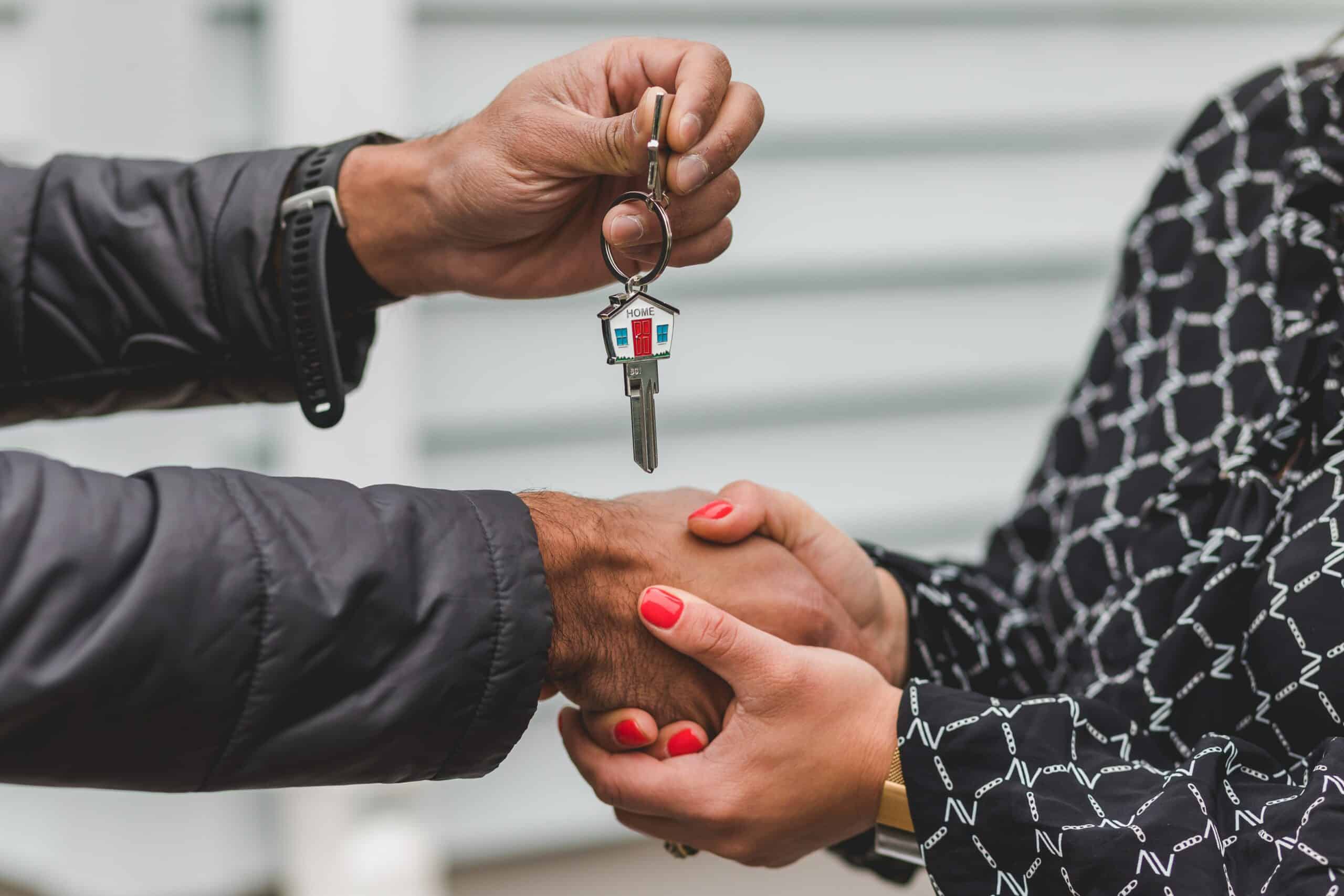 Realtor Or Real Estate Agent: Which Is Right For You?