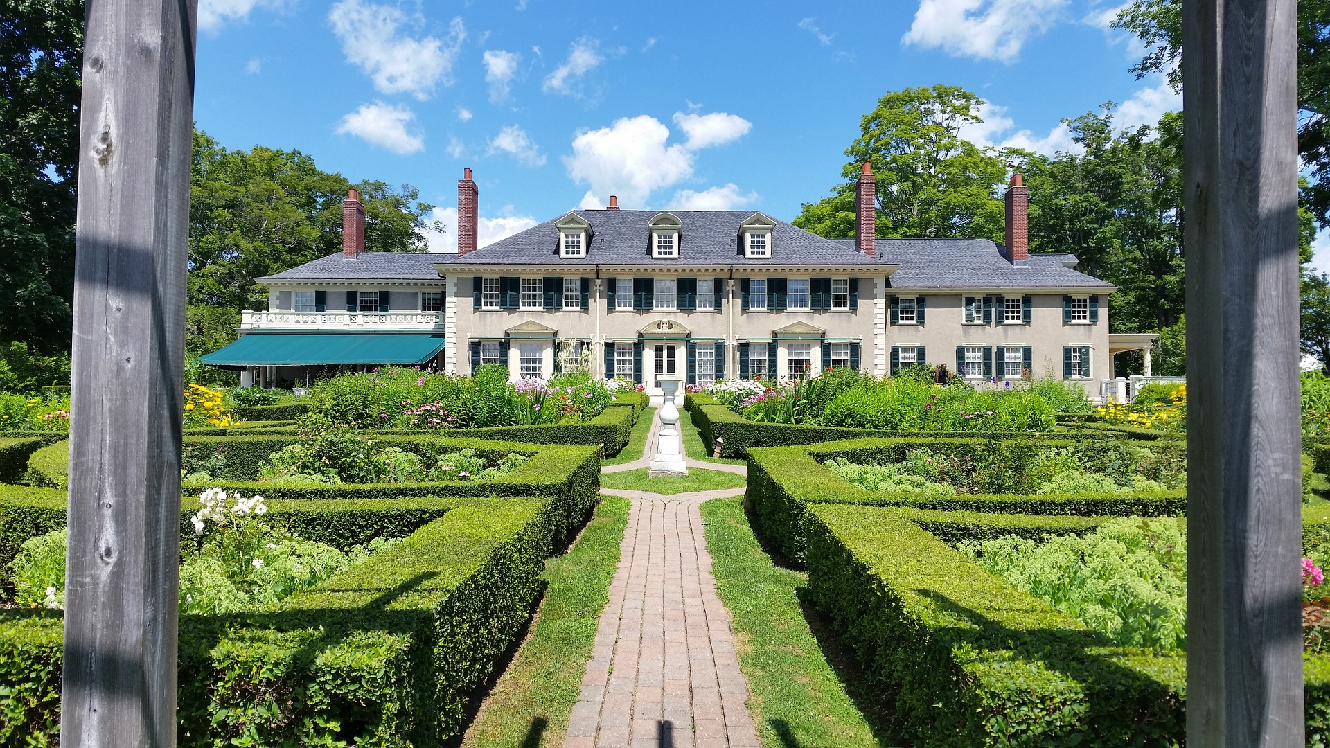 What Is A Mansion: Defining The Characteristics Of This Property Type