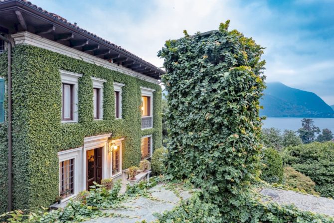 Photo 1 of the property 2187731 - in verbania lake maggiore prestigious period villa with century-old park and swimming pool