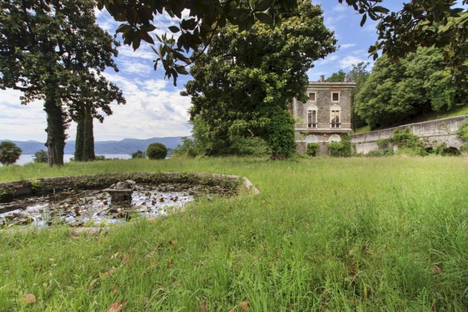 Photo 25 of the property 2494199 - prestigious property with castle for sale in verbania