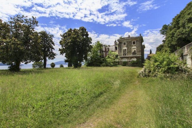 Photo 34 of the property 2494199 - prestigious property with castle for sale in verbania