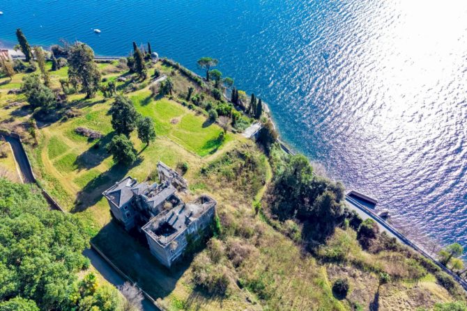Photo 4 of the property 2494199 - prestigious property with castle for sale in verbania