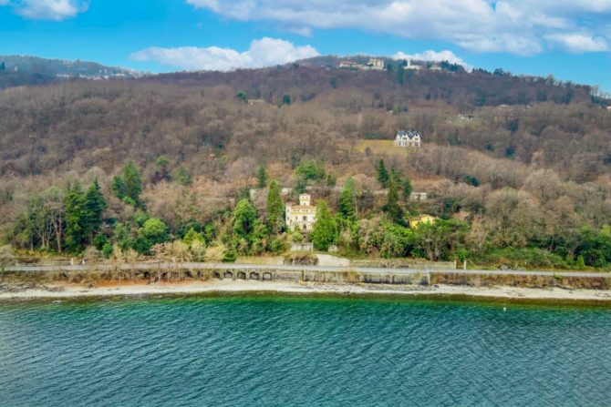 Photo 2 of the property 2494341 - castle for sale in stresa on lake maggiore