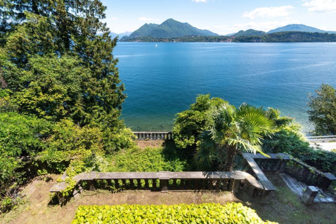 Photo 6 of the property 2494341 - castle for sale in stresa on lake maggiore
