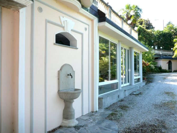 Photo 9 of the property 2494603 - historic villa with annex, park and swimming pool for sale in luino on lake maggiore