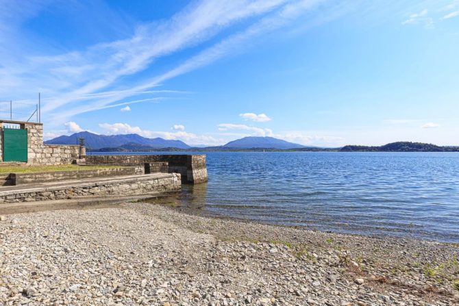 Photo 21 de l'annonce 2495136 - prestigieuse villa de plage avec jetée et annexe sur le lac majeur