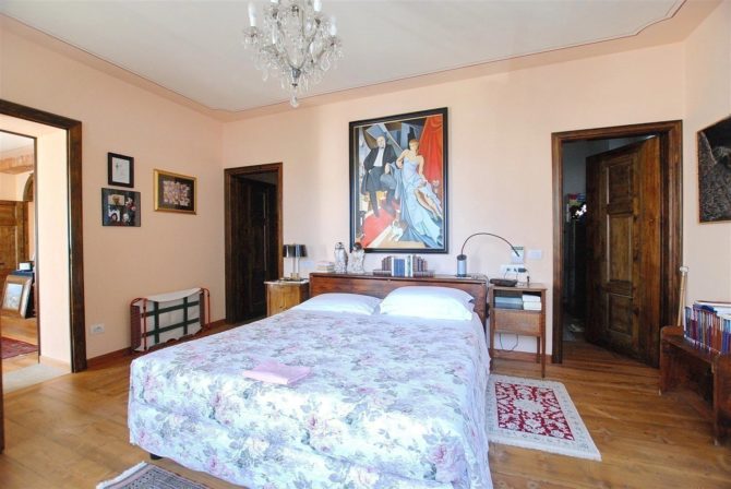 Photo 12 of the property 2495450 - historic villa with guest rooms and large plot for sale in verbania