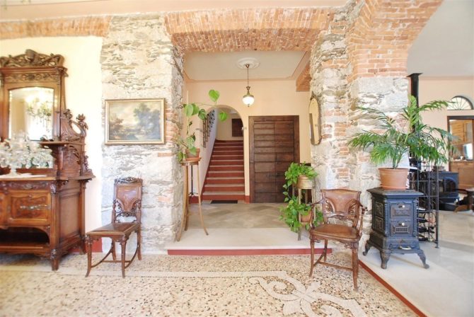 Photo 9 of the property 2495450 - historic villa with guest rooms and large plot for sale in verbania