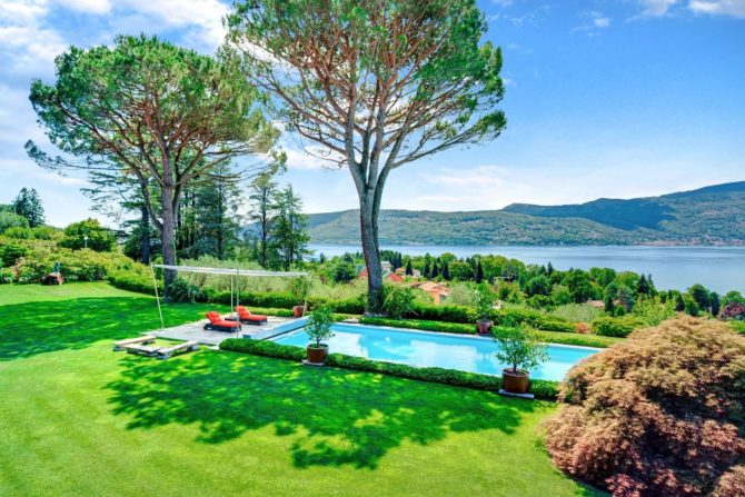 Photo 1 of the property 5077003 - luxury villa with swimming pool and park in laveno with view on lake maggiore