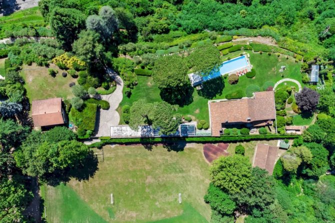 Photo 20 de l'annonce 5077003 - villa de luxe avec piscine et parc à laveno avec vue sur le lac majeur