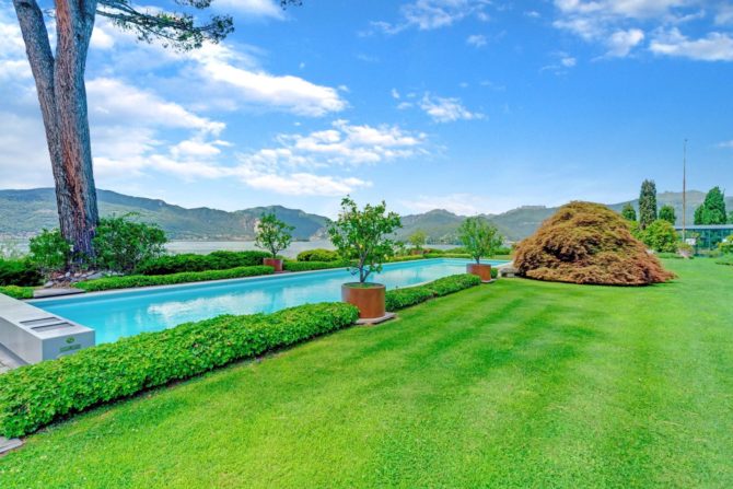 Photo 4 de l'annonce 5077003 - villa de luxe avec piscine et parc à laveno avec vue sur le lac majeur