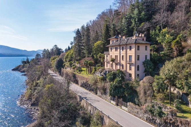 Photo 47 of the property 6849150 - historische villa gegenüber dem lago maggiore mit strand und pier zum verkauf