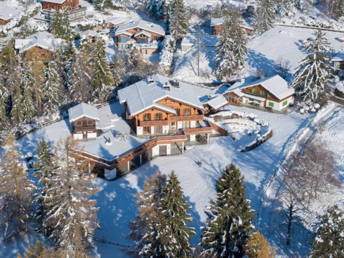 Photo 1 of the property 83300579 - exceptional property in the heart of the valais in crans-montana