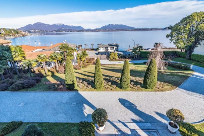 Photo 14 of the property 2495196 - prestigious period villa with annex and renovated gatehouse for sale in lesa on lake maggiore