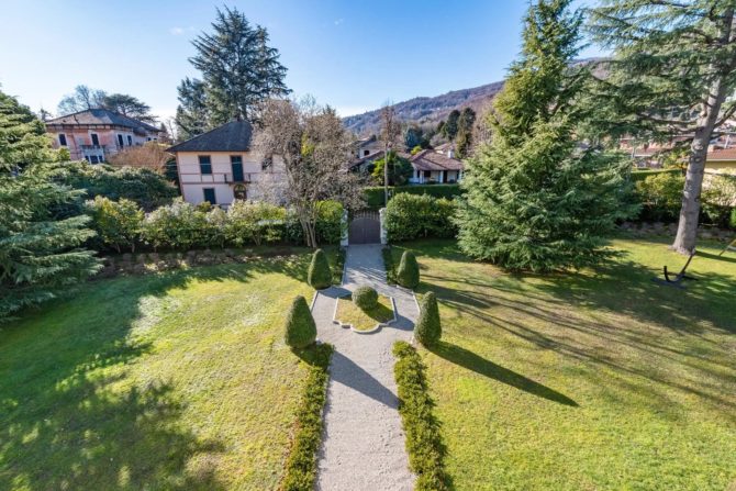 Photo 4 of the property 2495196 - prestigious period villa with annex and renovated gatehouse for sale in lesa on lake maggiore