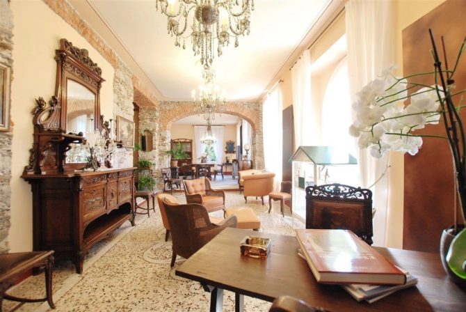 Photo 10 de l'annonce 2495450 - villa historique avec chambres d’hôtes et grand terrain à vendre à verbania