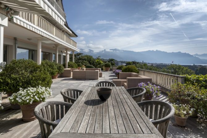 Photo 2 of the property 84016099 - magnificent house in corseaux, canton of vaud, with panoramic lake and mountain views