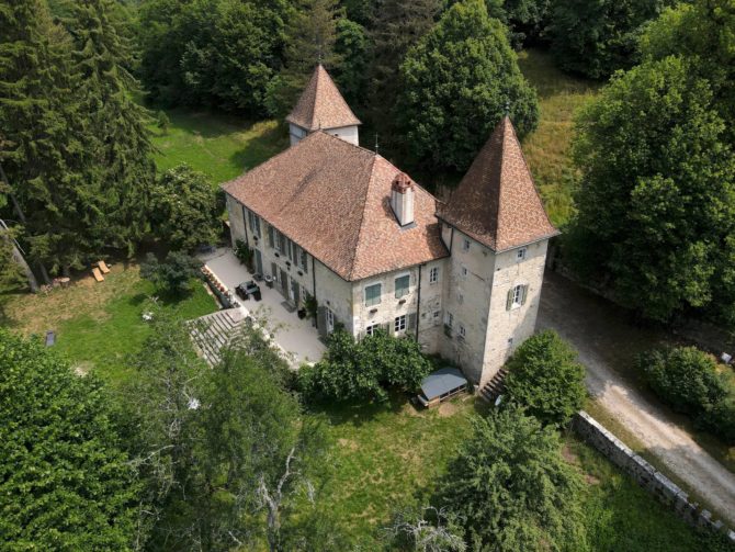 Photo 1 of the property 84229366 - magnificent château 50 minutes from geneva