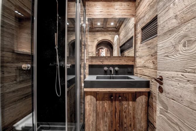 Photo 9 of the property 6895536 - superb renovated chalet - 4 en-suite bedrooms - courchevel 1850
