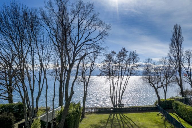 Photo 2 of the property 84229350 - magnificent waterfront property