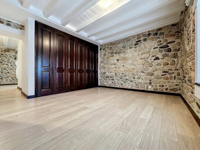 Photo 5 of the property 85141257 - 7-room semi-detached villa with character - chavannes des bois