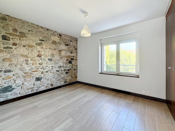 Photo 4 of the property 85153040 - charming 7-room semi-detached house with character - chavannes des bois