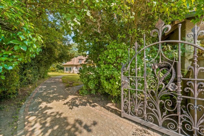 Photo 1 de l'annonce 85256341 - somptueuse propriété avec vue sur le léman
