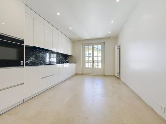 Photo 3 of the property 85579120 - lake view - nyon - 7-room apartment