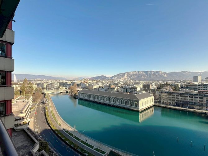 Photo 1 of the property 85734265 - genève center - apartment with view of the harbour, cathedral and water fountain