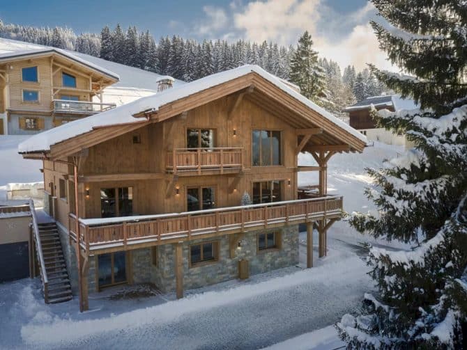 Photo 1 de l'annonce 85785881 - magnifique chalet  310m2 au pied des pistes