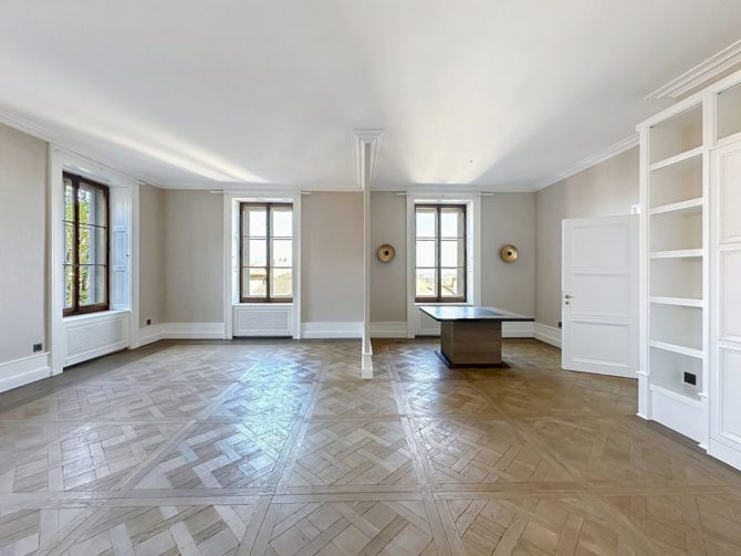 Photo 4 of the property 85823355 - old town - superb bright 6-room apartment
