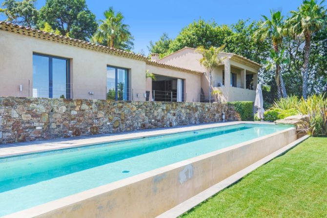 Photo 2 of the property 1740442 - contemporary villa sea view
