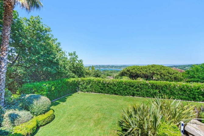 Photo 7 of the property 1740442 - contemporary villa sea view