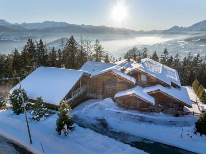 Photo 12 of the property 84943729 - majestätisches familienchalet in crans-montana