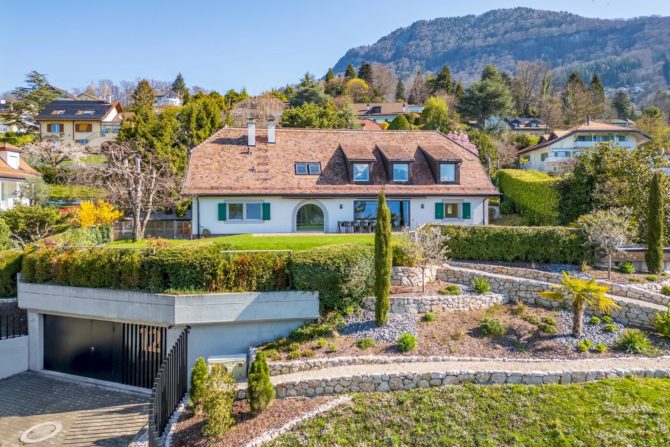 Photo 1 of the property 85724220 - zeitlose eleganz mit blick auf den see und die berge