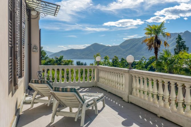 Photo 26 of the property 2494603 - historische villa mit nebengebäude, park und pool zum verkauf in luino am lago maggiore