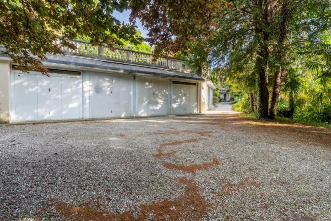 Photo 30 of the property 2494603 - historische villa mit nebengebäude, park und pool zum verkauf in luino am lago maggiore
